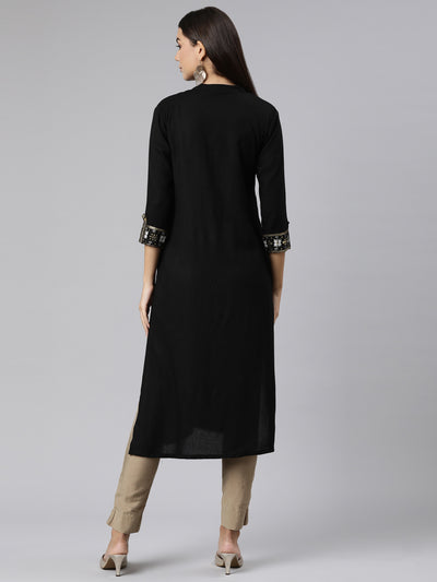 Neeru's Black Regular Straight Solid Kurtas