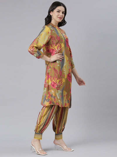 Neeru's Green Regular Straight Floral Kurta And Salwar