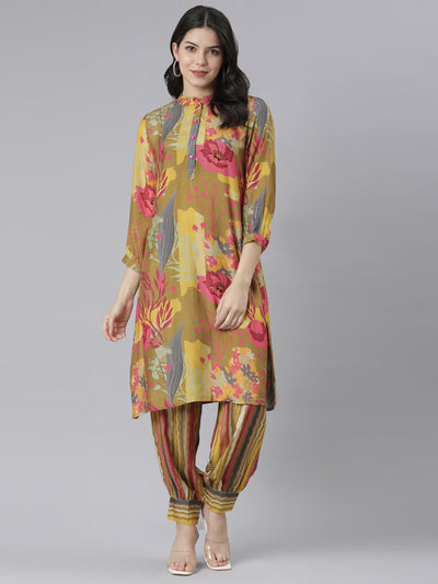 Neeru's Green Regular Straight Floral Kurta And Salwar