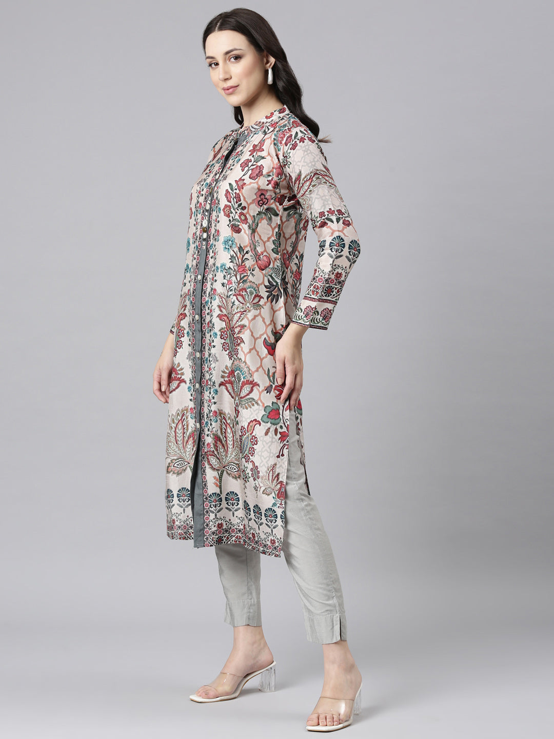 Neerus Off White Straight Casual Floral Kurtas