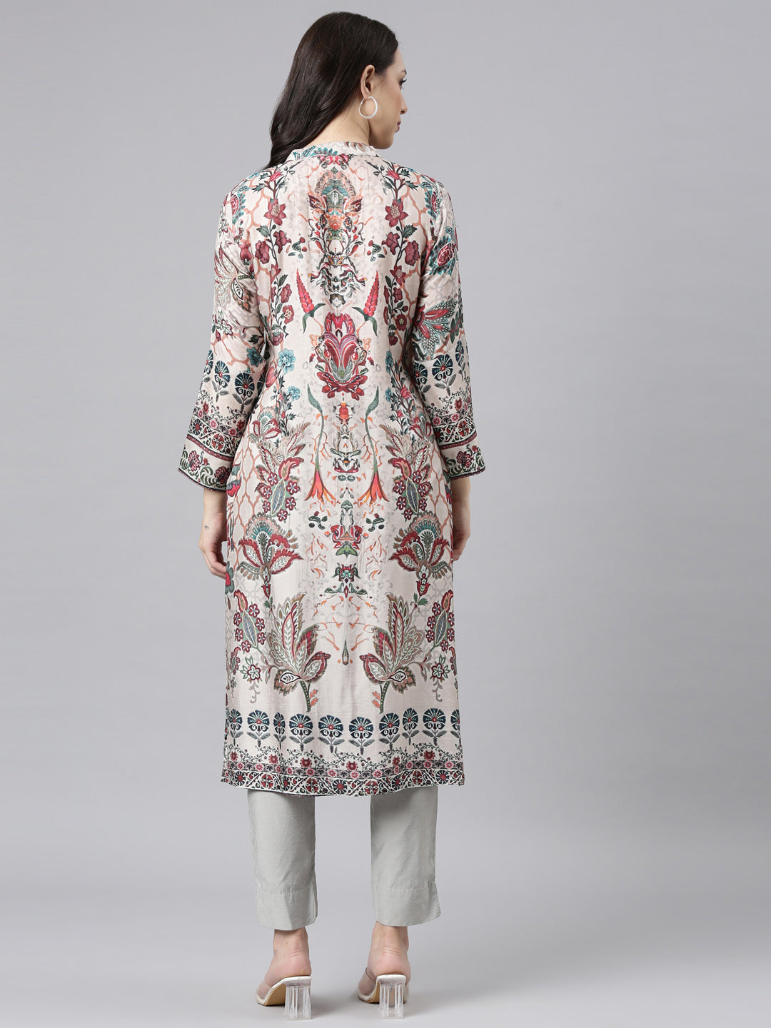 Neerus Off White Straight Casual Floral Kurtas