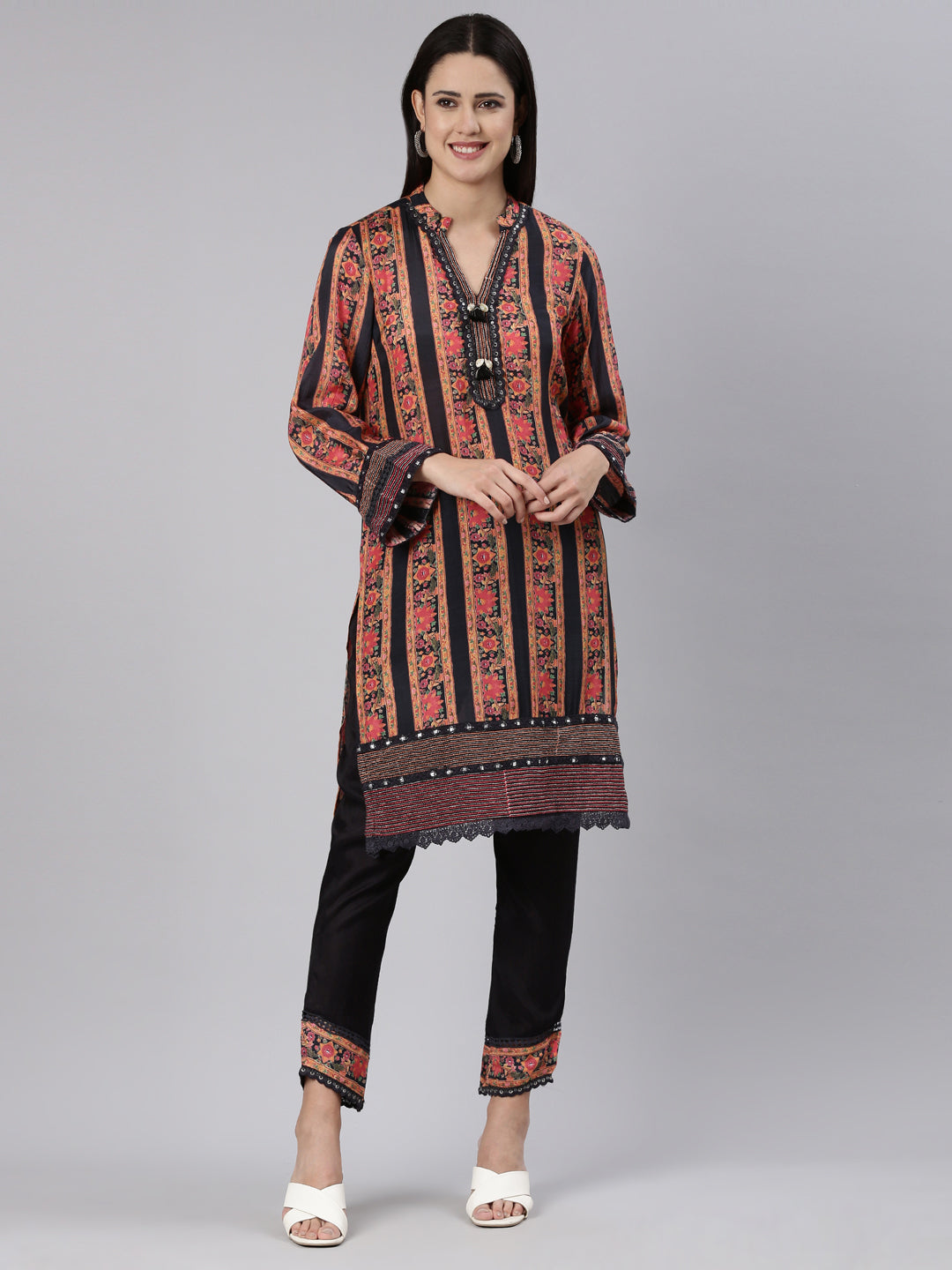 Neeru's Black Regular Straight Printed Kurta And Trousers