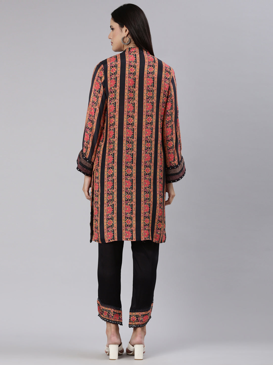 Neeru's Black Regular Straight Printed Kurta And Trousers