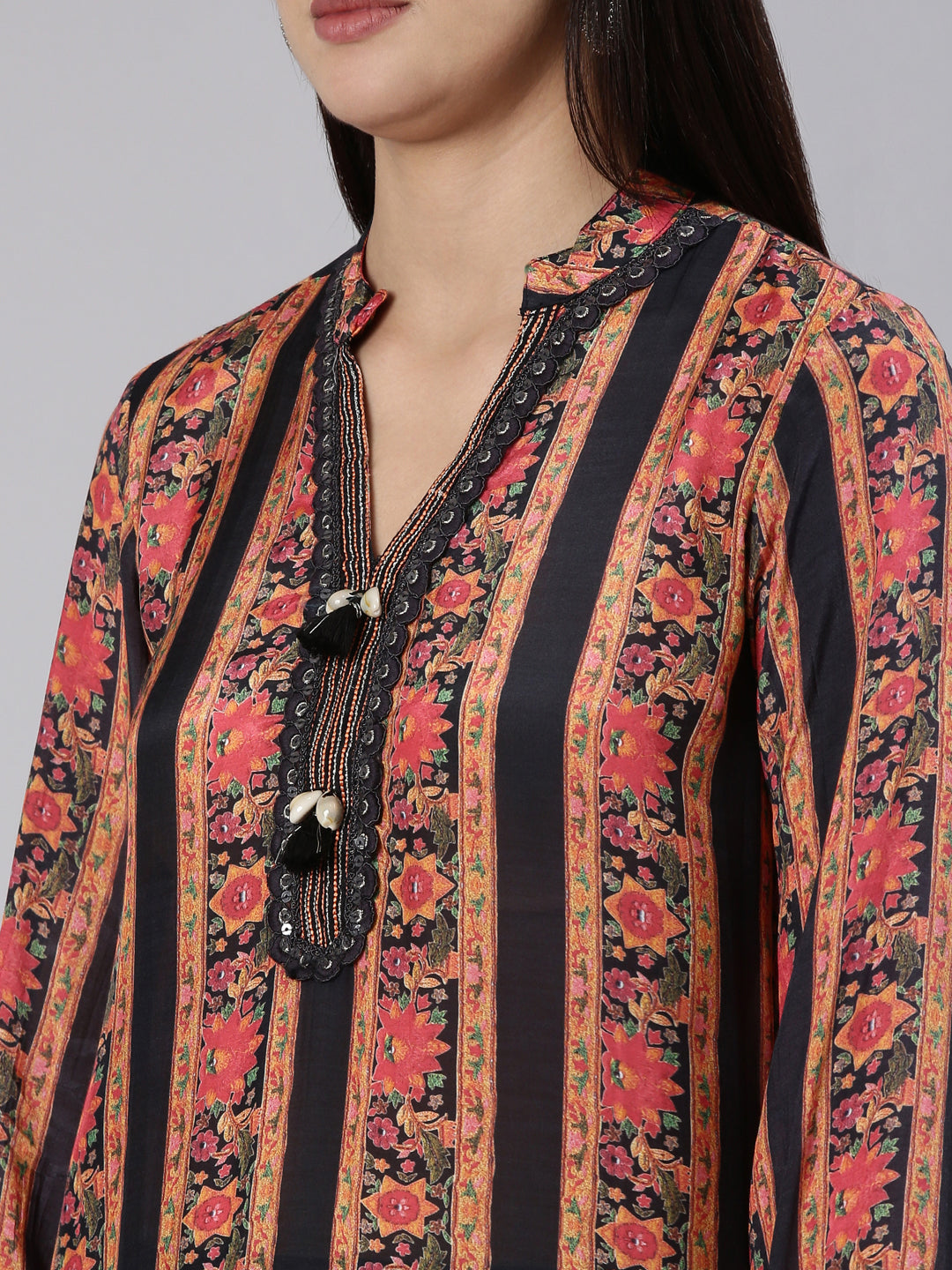 Neeru's Black Regular Straight Printed Kurta And Trousers