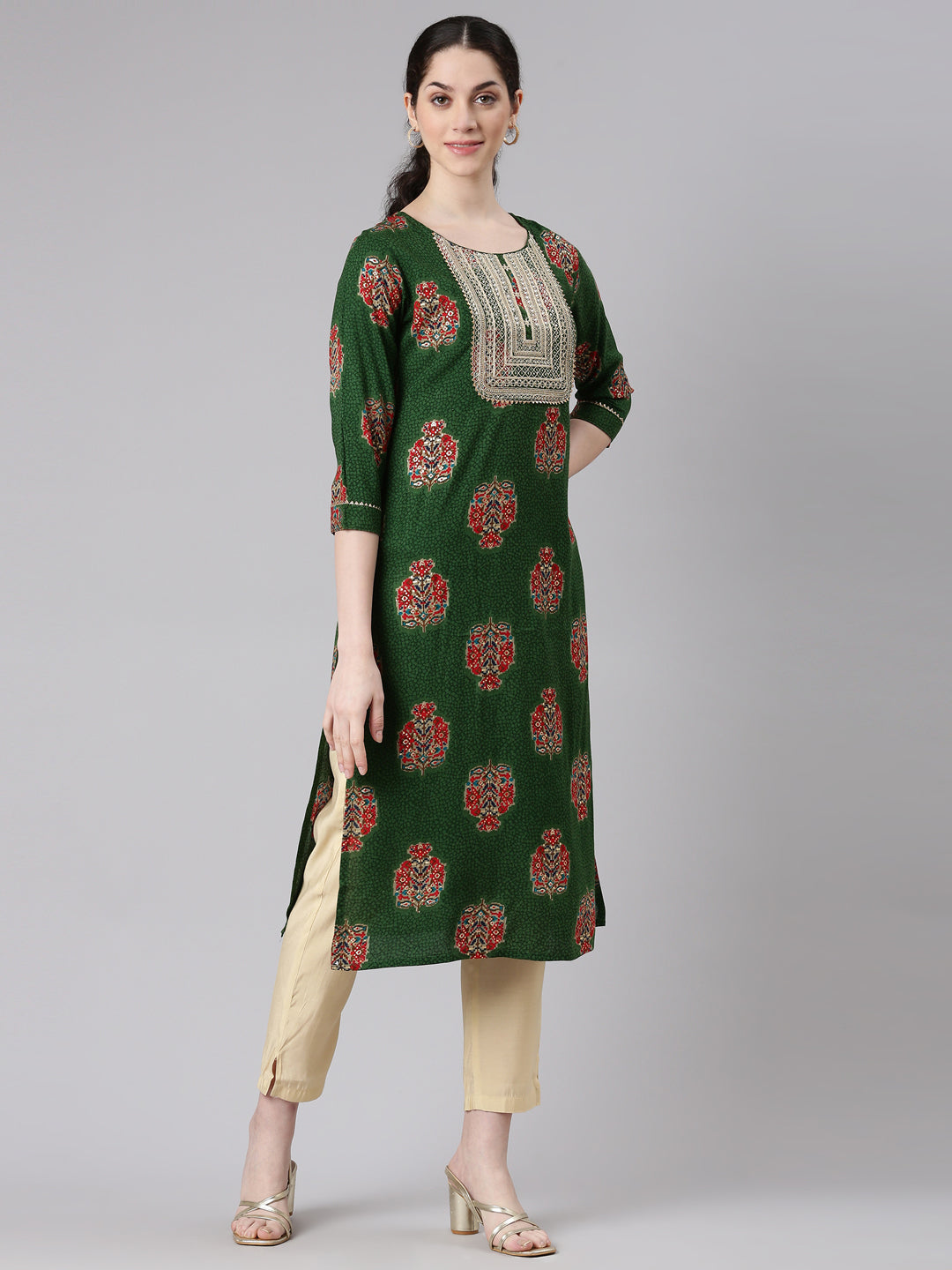 Neerus Green Straight Casual Floral Panelled Kurtas