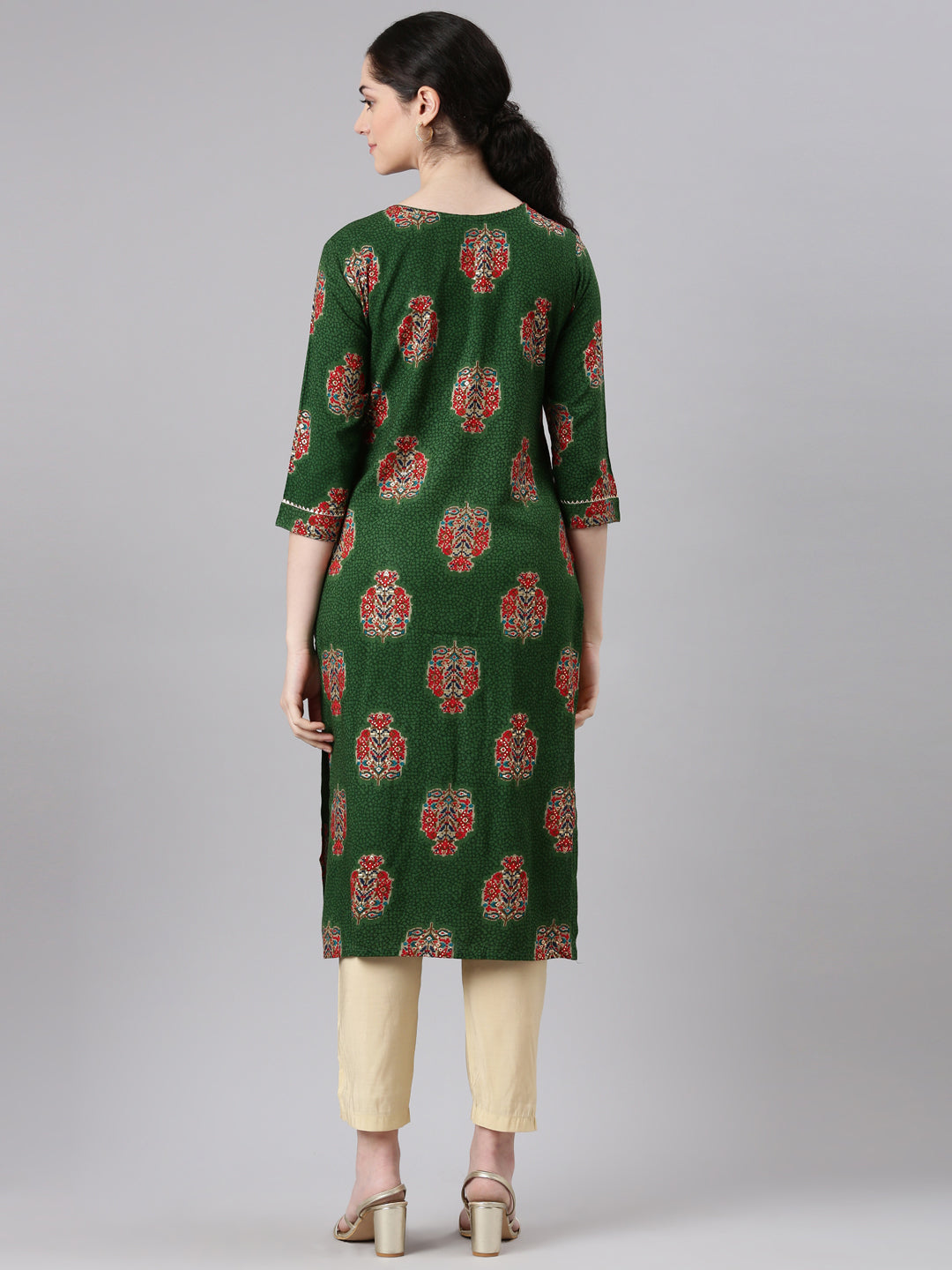 Neerus Green Straight Casual Floral Panelled Kurtas