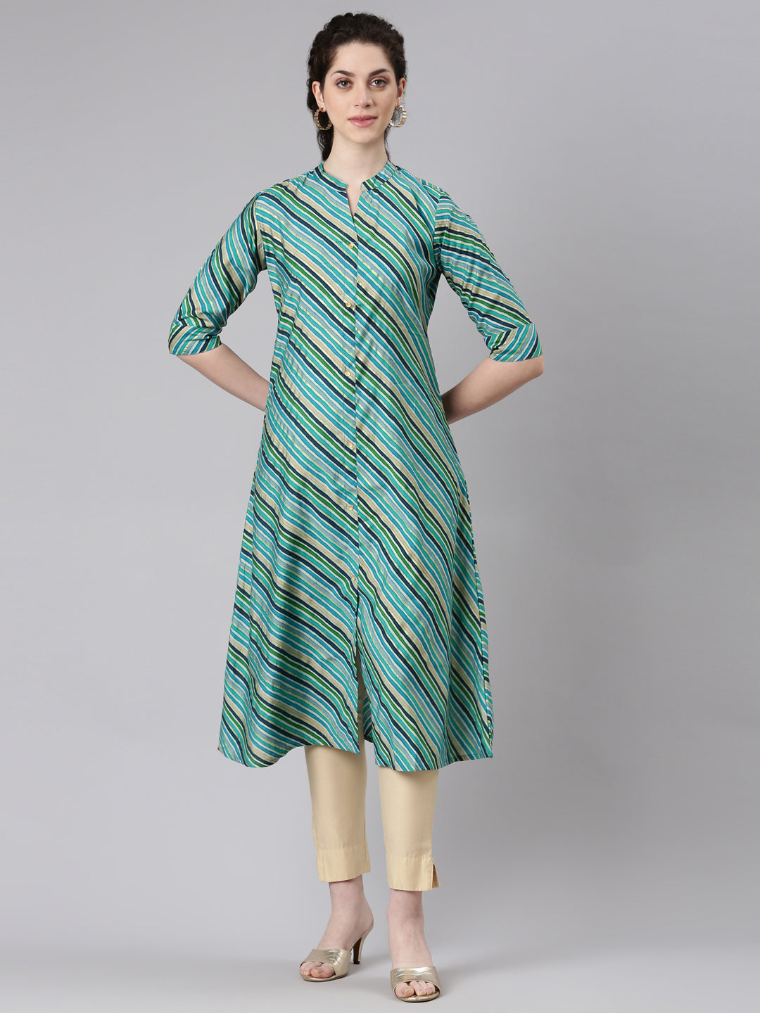 Neerus Green Straight Casual Panelled Kurtas