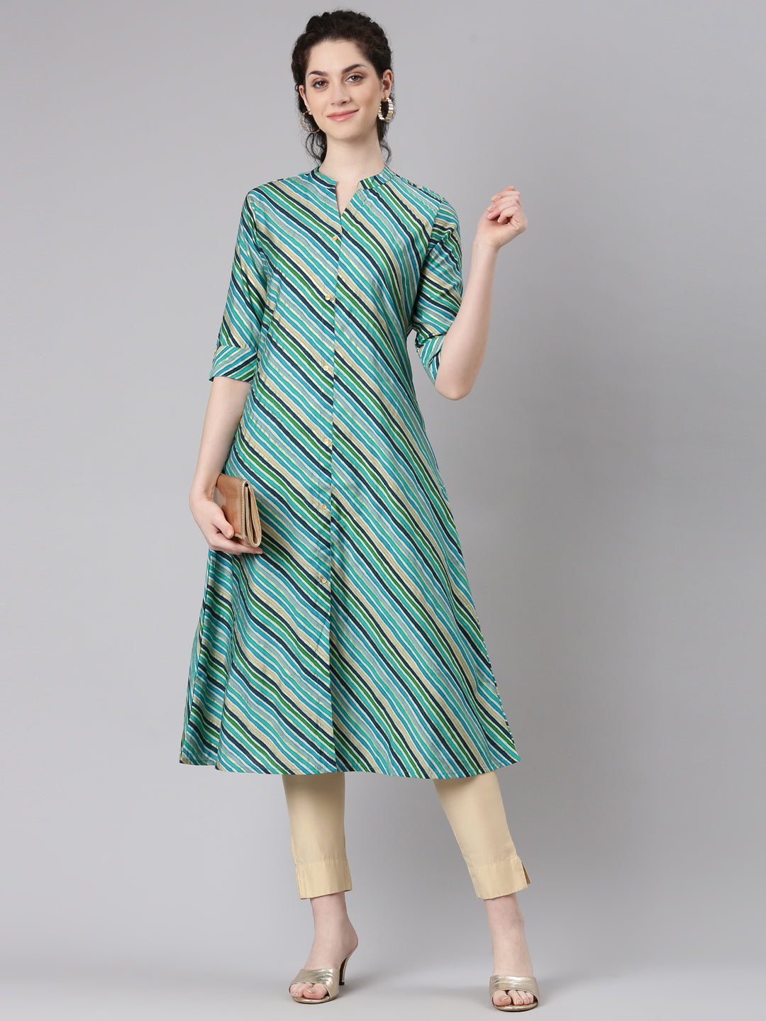 Neerus Green Straight Casual Panelled Kurtas