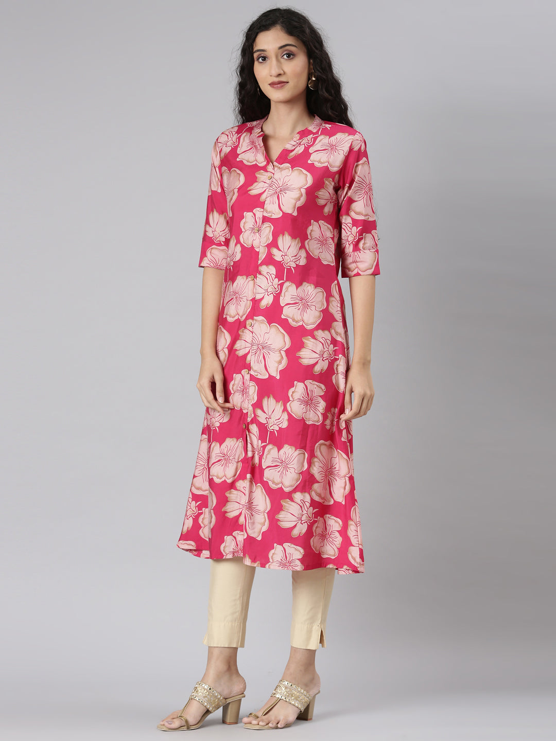 Neerus Maroon Curved Casual Floral Straight Kurtas