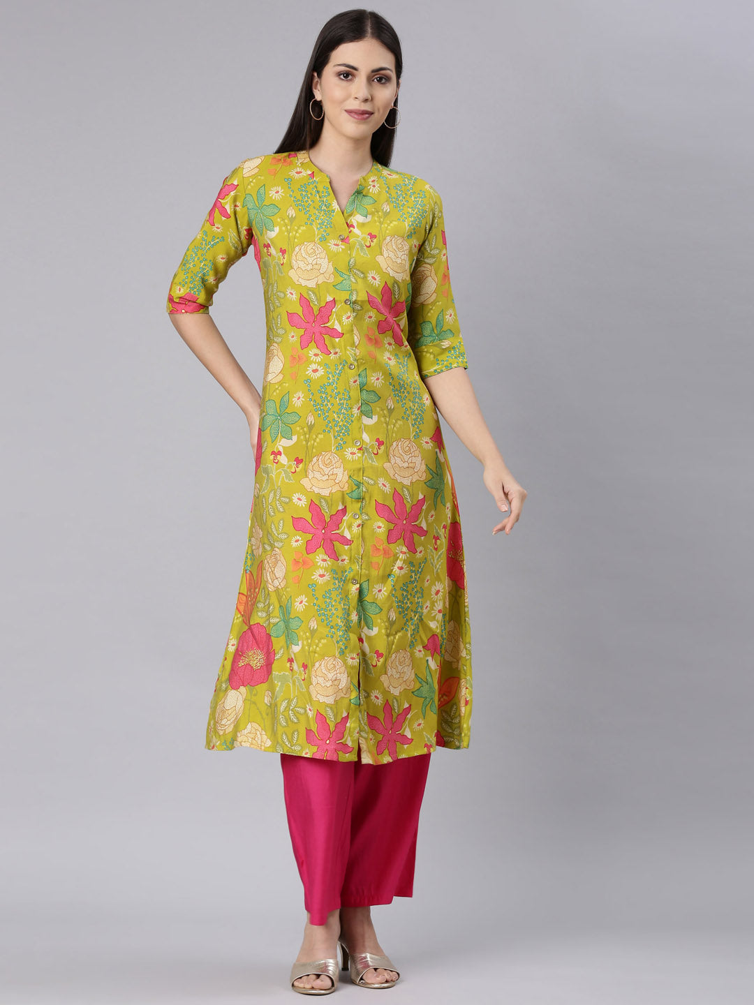 Neerus Green Straight Casual Floral Straight Kurtas