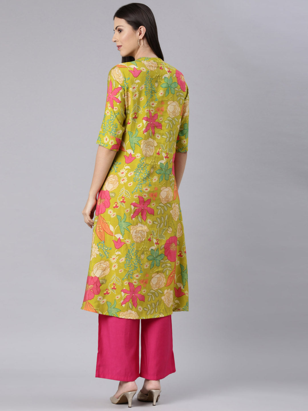 Neerus Green Straight Casual Floral Straight Kurtas