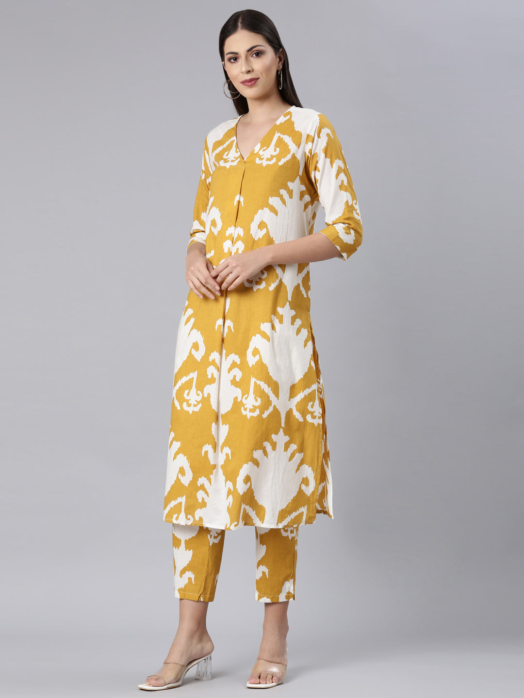 Neerus Mustard Casual Chevron Straight Kurta and Trouser