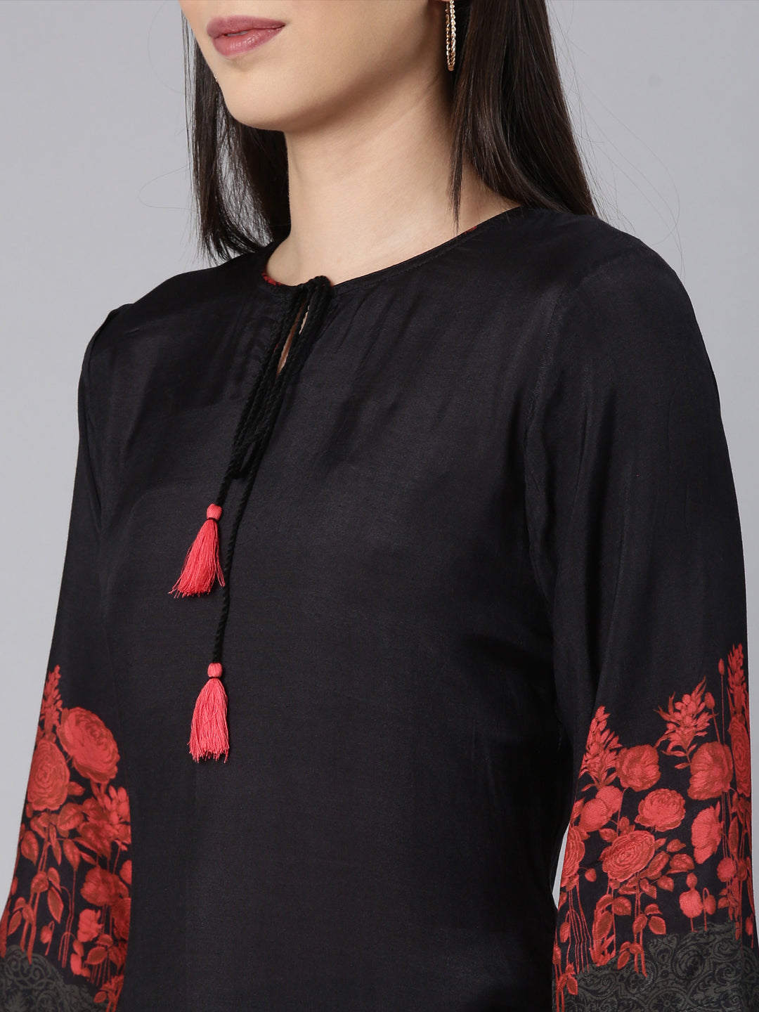 Neerus Black Casual Floral Straight Kurta and Trouser