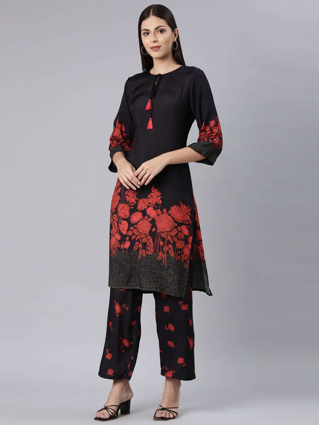 Neerus Black Casual Floral Straight Kurta and Trouser