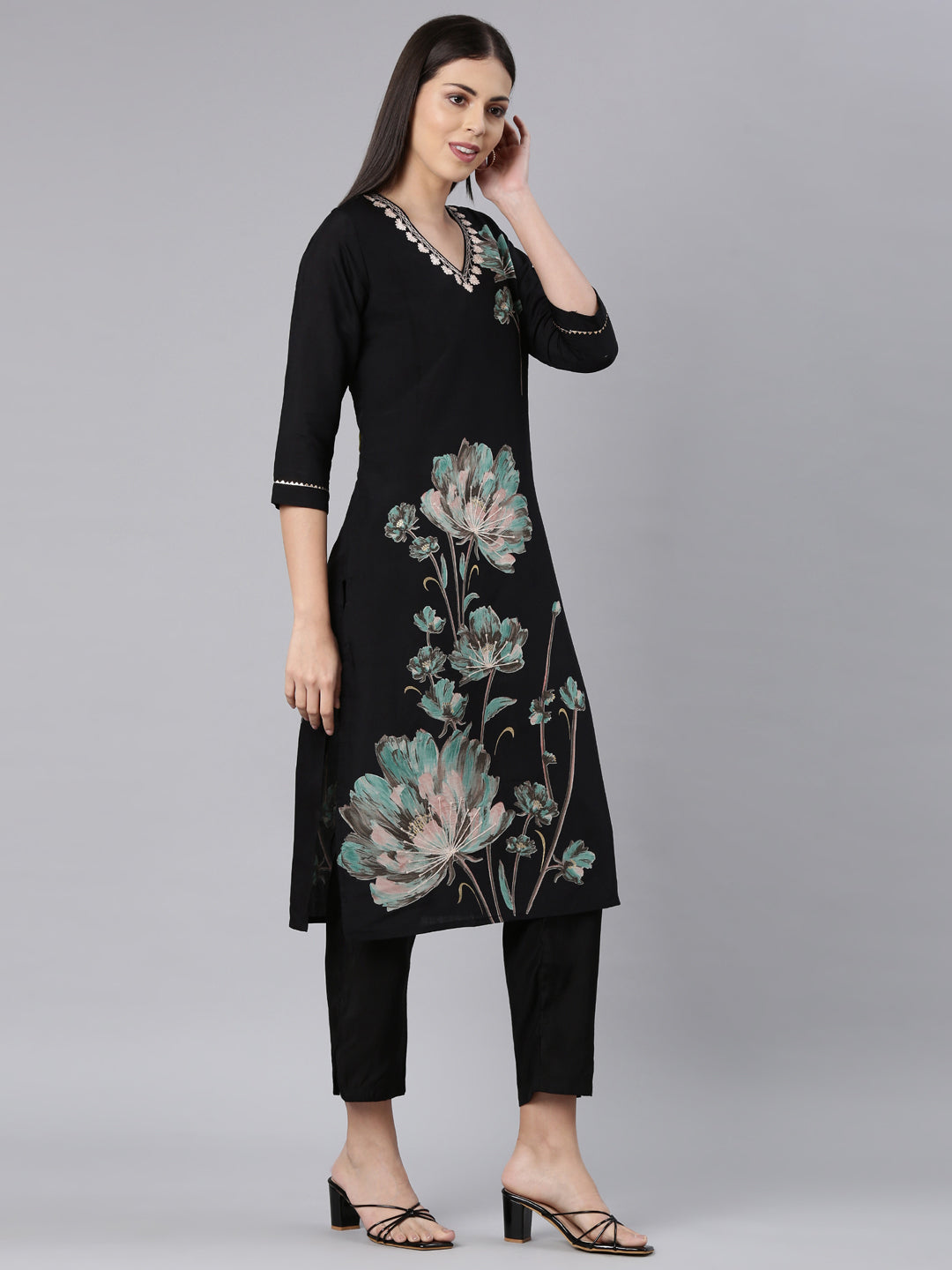 Neerus Black Casual Floral Straight Kurta and Trouser