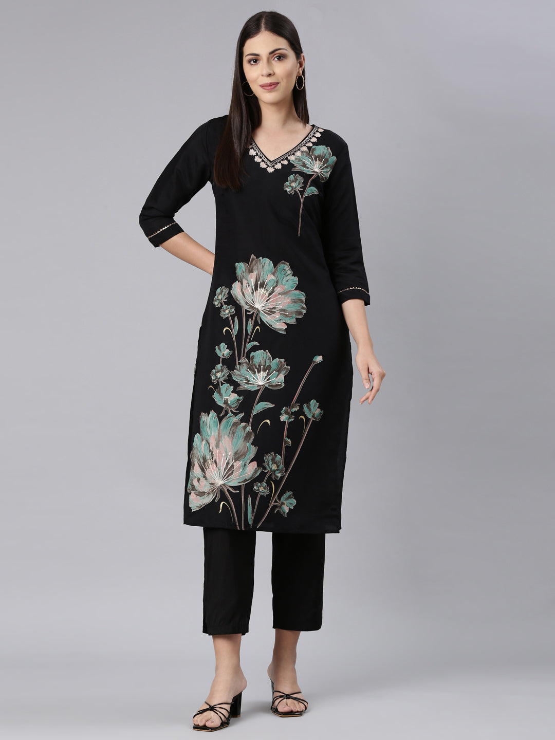 Neerus Black Casual Floral Straight Kurta and Trouser