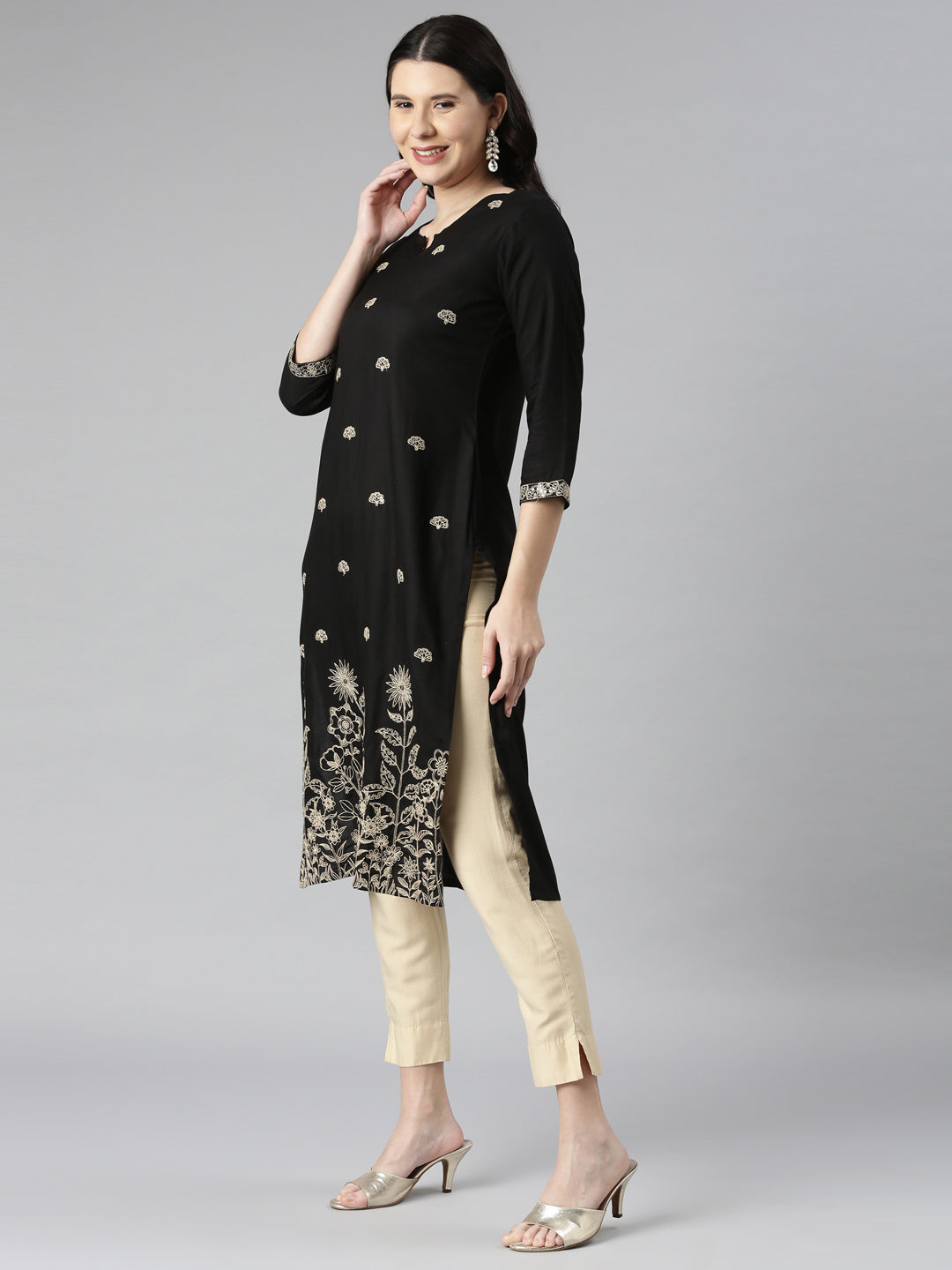 Neerus Black Casual Solid Straight Kurtas