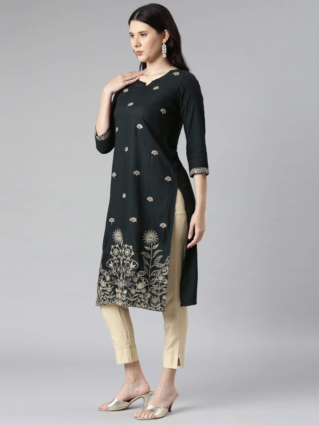 Neerus Green Casual Solid Straight Kurtas