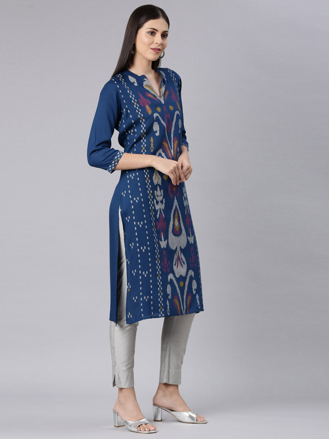 Neerus Blue Straight Casual Chevron Straight Kurtas