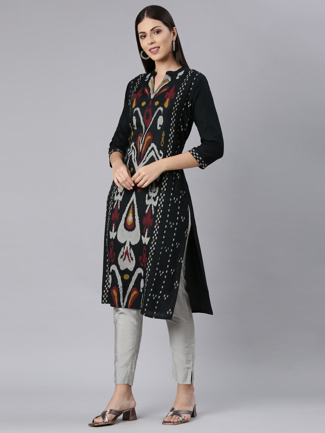 Neerus Green Straight Casual Chevron Straight Kurtas