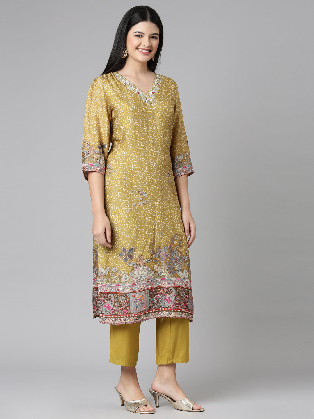 Neerus Green Casual Bandhani Straight Kurta and Trousers With Dupatta