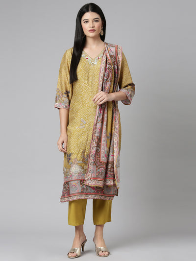 Neerus Green Casual Bandhani Straight Kurta and Trousers With Dupatta