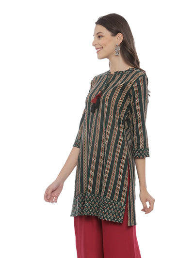 Neerus Women Green Striped Straight Kurta