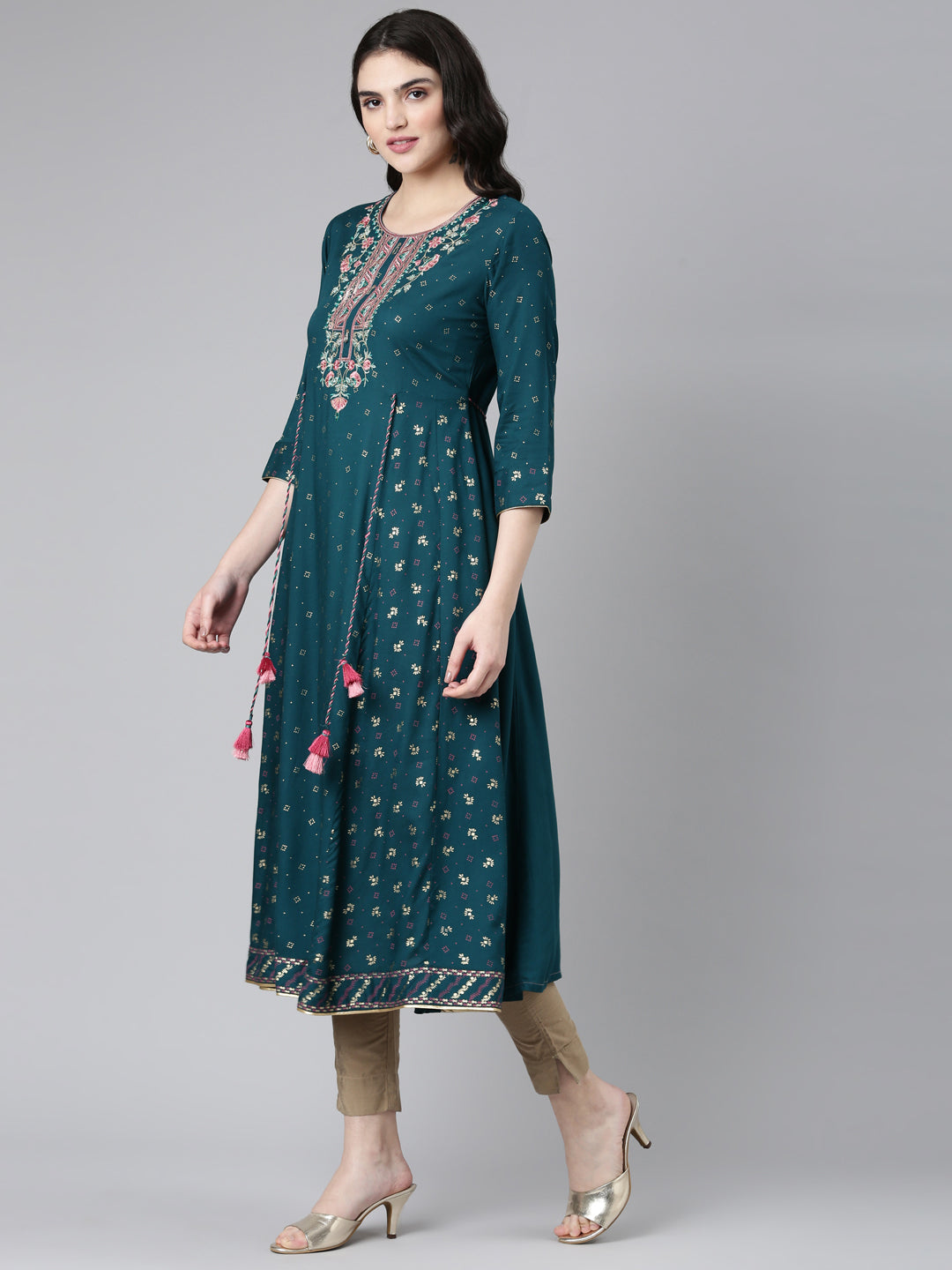 Neeru's Green Regular Anarkali Embroidered Kurta