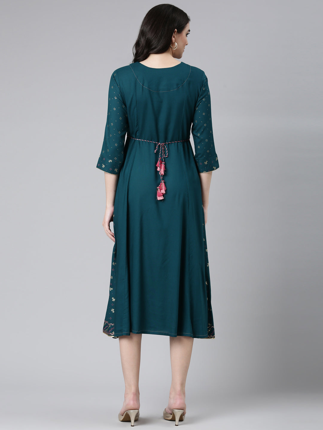 Neeru's Green Regular Anarkali Embroidered Kurta