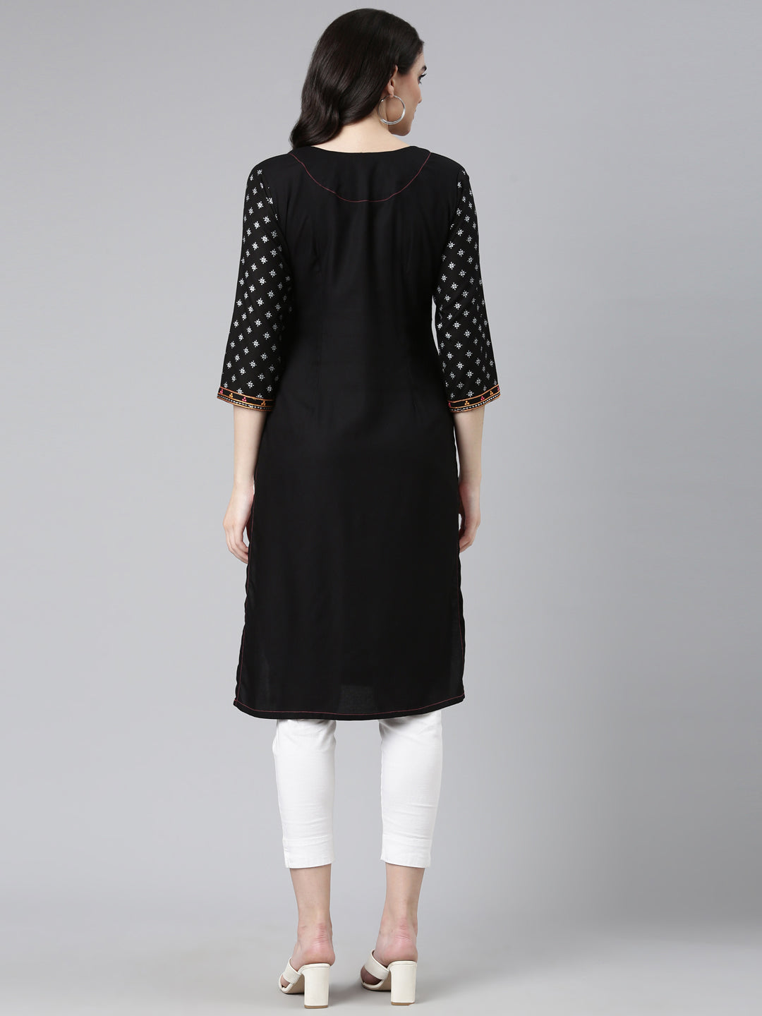 Neeru's Black Regular Straight Printed Kurta