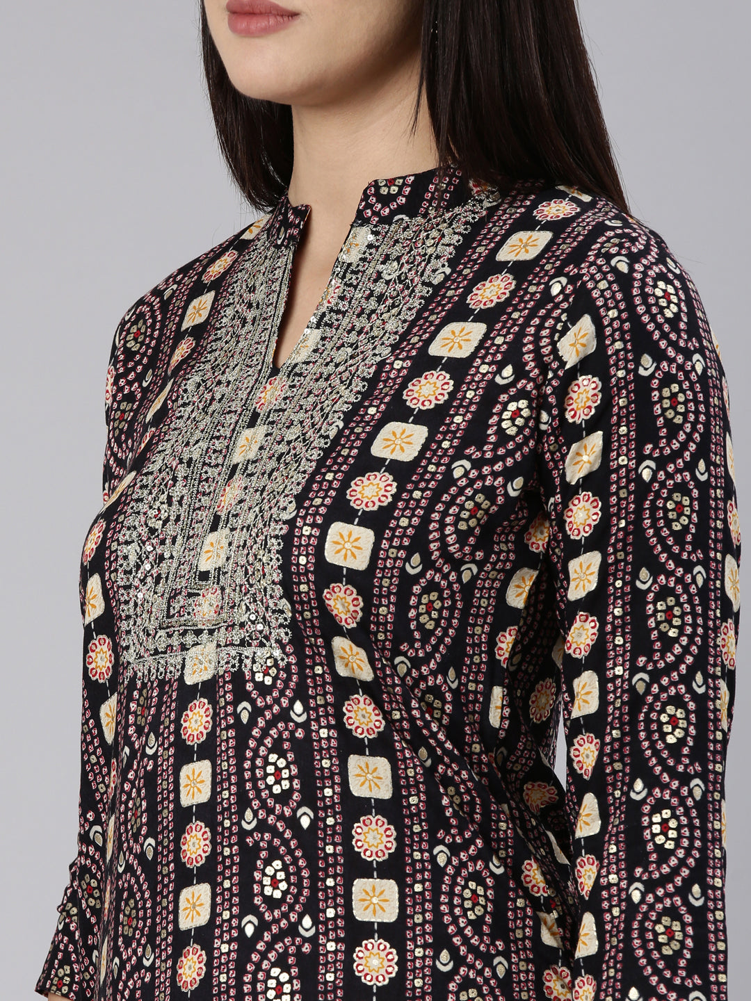 Neeru's Black Regular Straight Paisley Kurtas