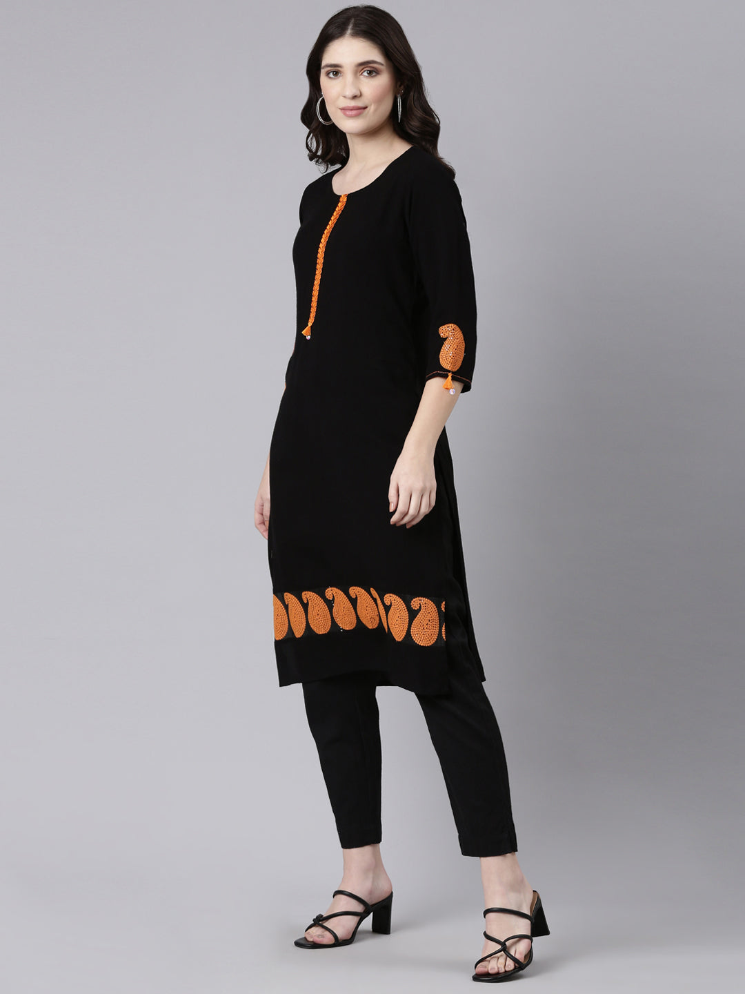 Neeru's Black Regular Straight Solid Kurtas