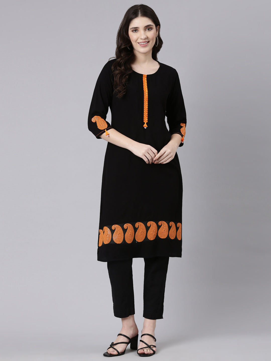 Neeru's Black Regular Straight Solid Kurtas