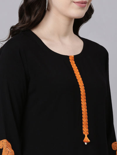 Neeru's Black Regular Straight Solid Kurtas