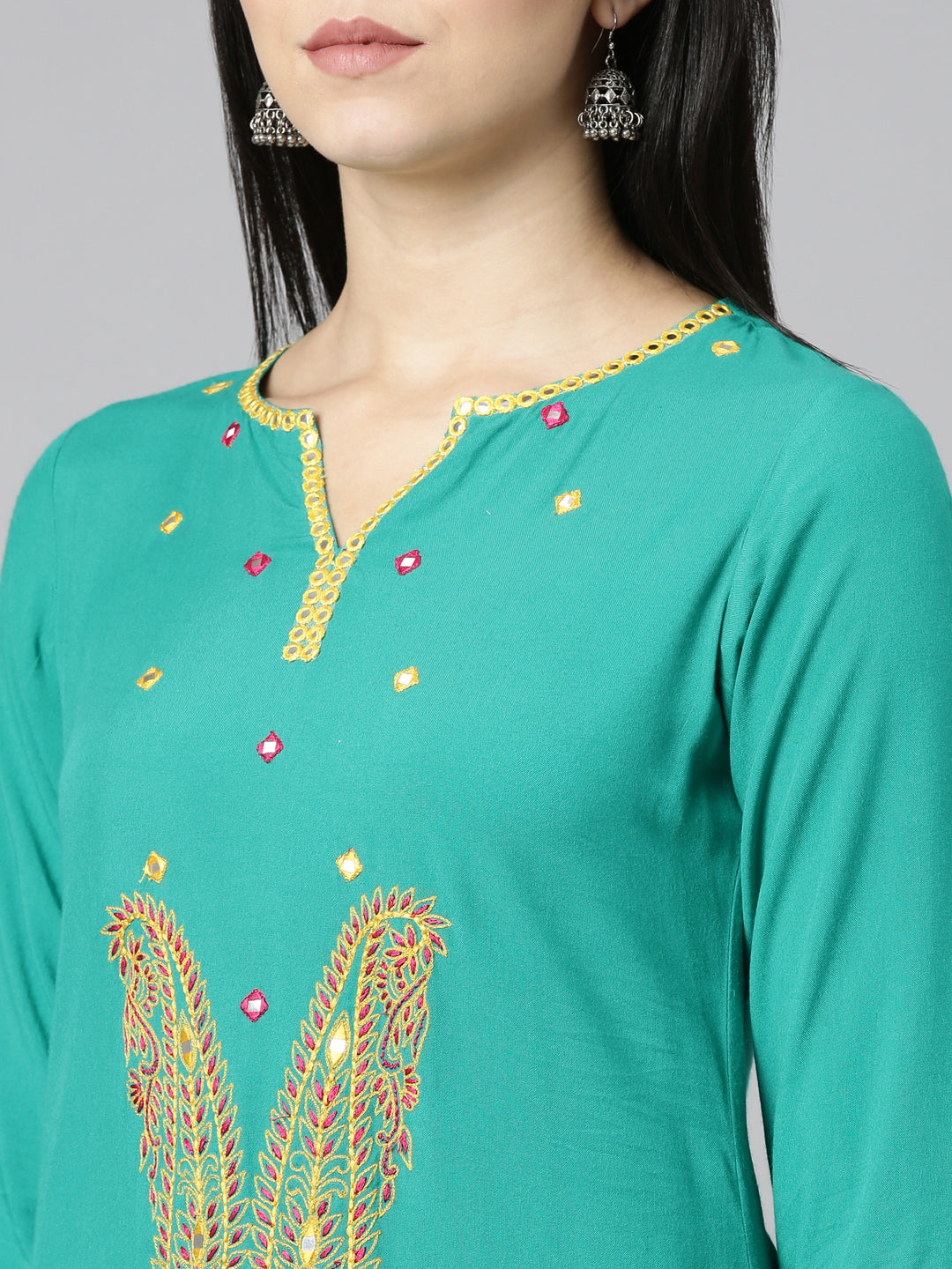 Neeru's Green Regular Straight Solid Kurtas