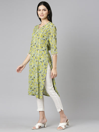 Neeru's Green Regular Straight Printed Kurtas