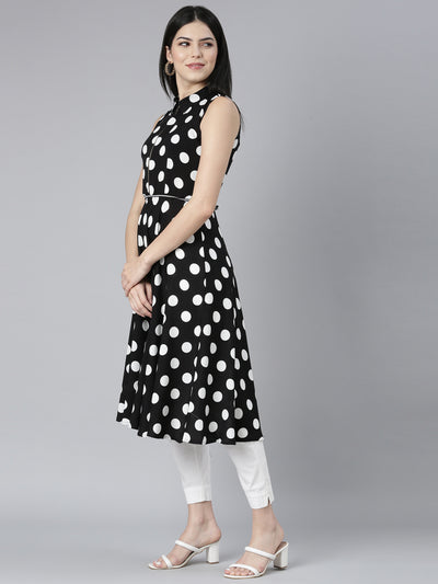 Neerus Black Regular Straight Polka Dots Kurtas