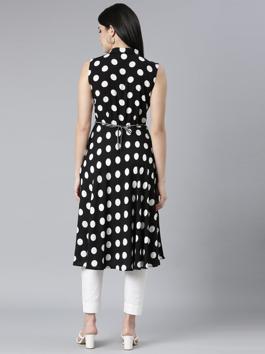 Neerus Black Regular Straight Polka Dots Kurtas