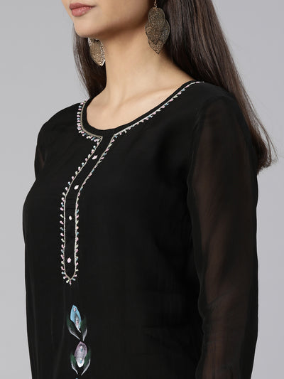 Neeru's Black Regular Straight Floral Kurta And Trousers With Dupatta