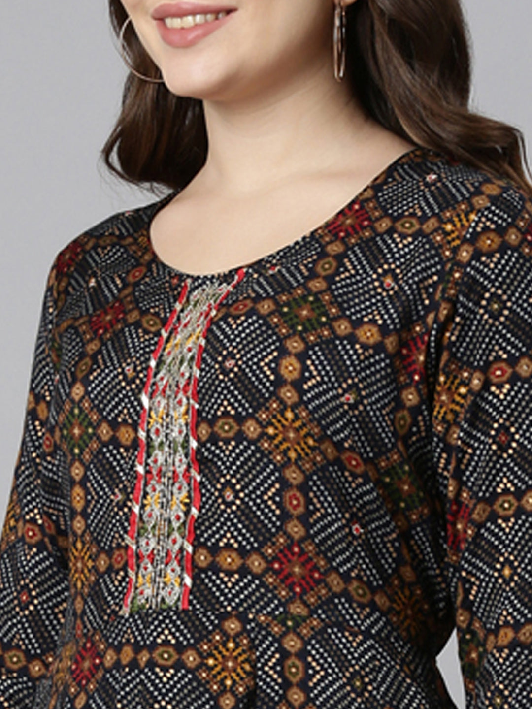 Neeru's Black Regular Straight Printed Readymade Suits