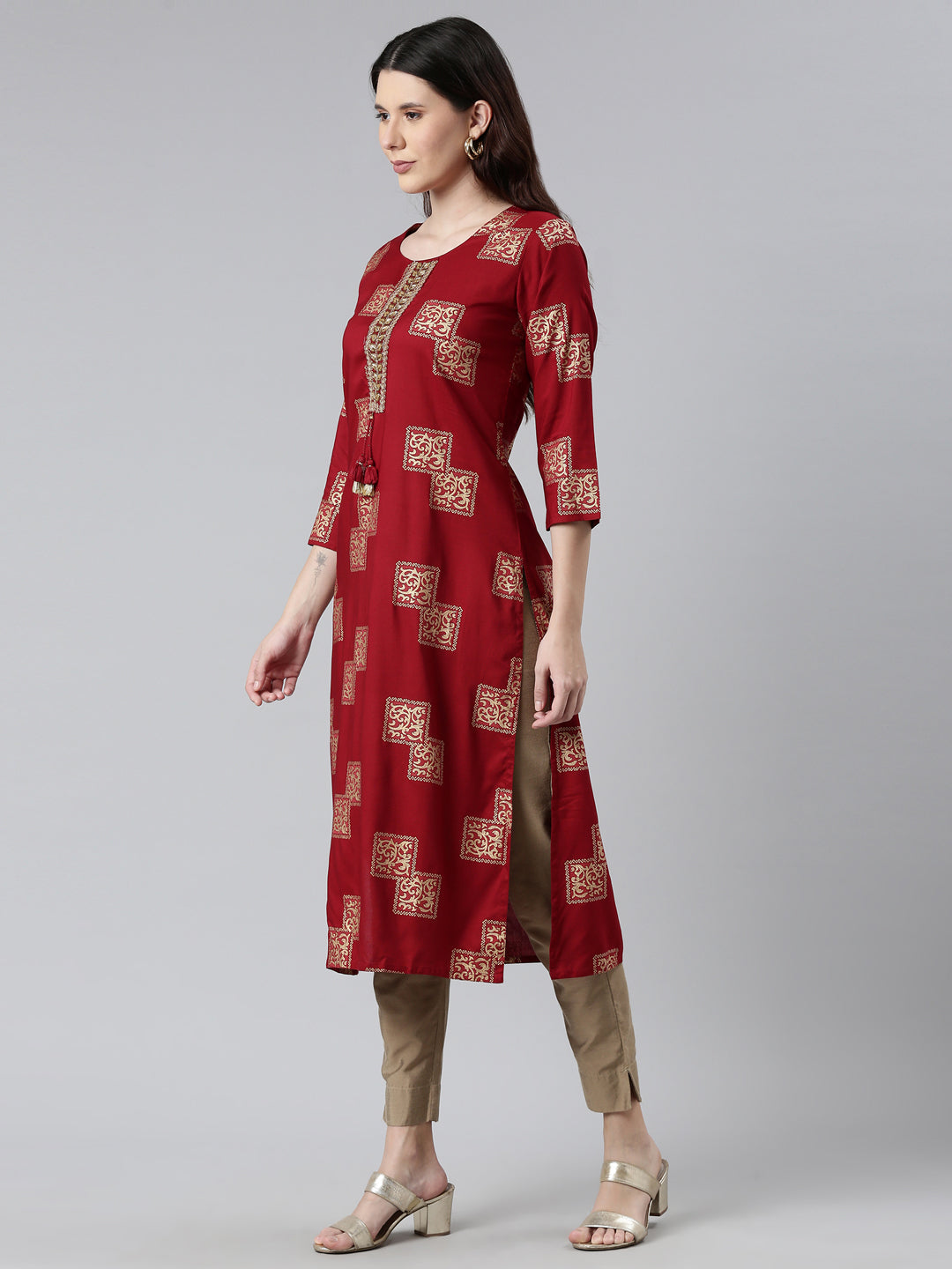 Neerus Women Maroon Printed Kurta