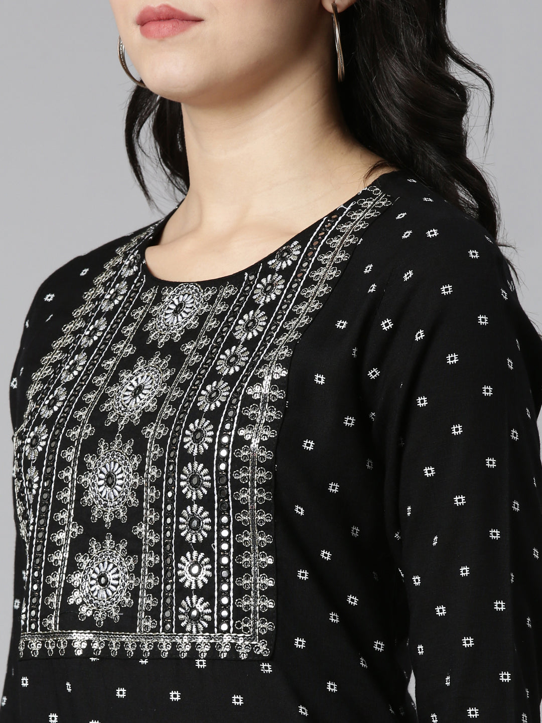 Neeru's Black Regular Straight Printed Kurta And Trousers