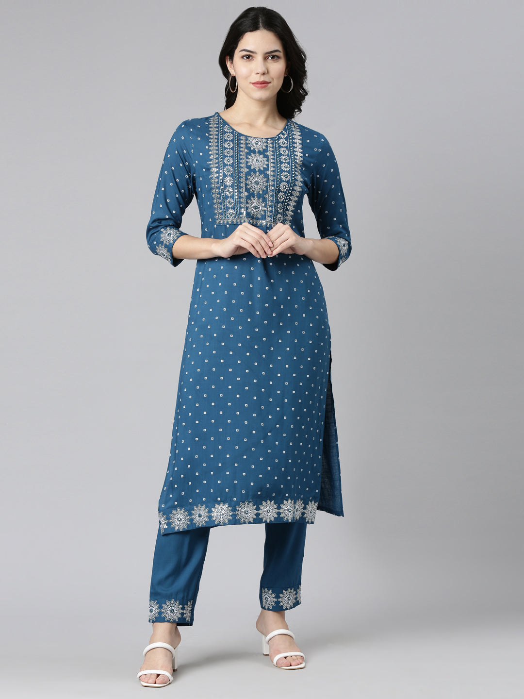 Neeru's Blue Regular Straight Printed Kurta And Trousers