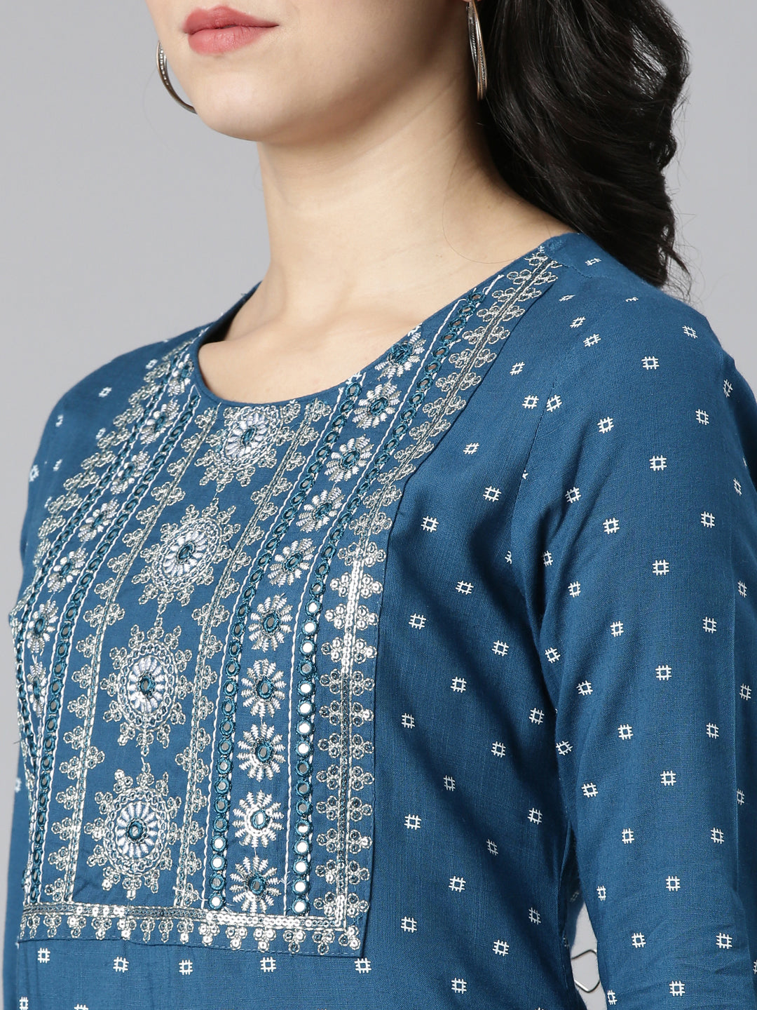 Neeru's Blue Regular Straight Printed Kurta And Trousers