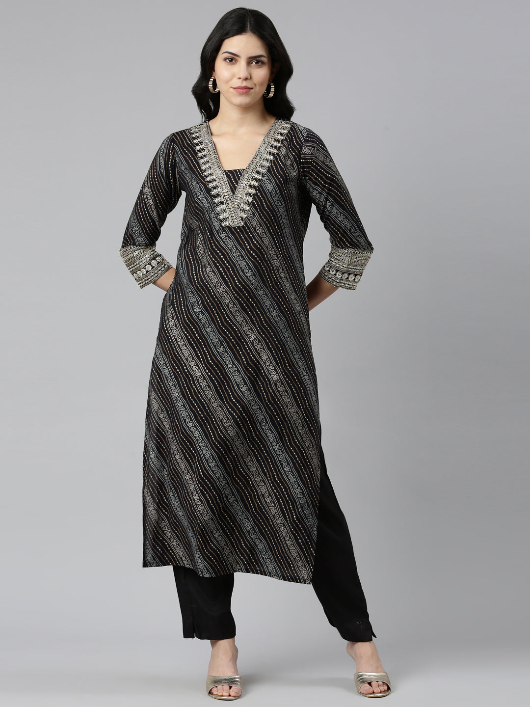 Neeru's Black Regular Straight Printed Readymade Suits