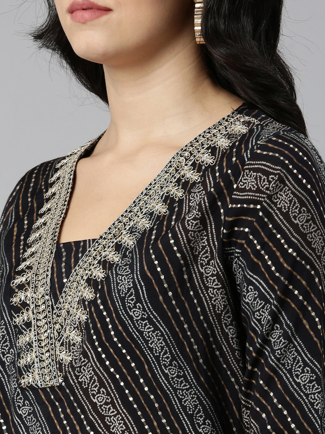 Neeru's Black Regular Straight Printed Readymade Suits