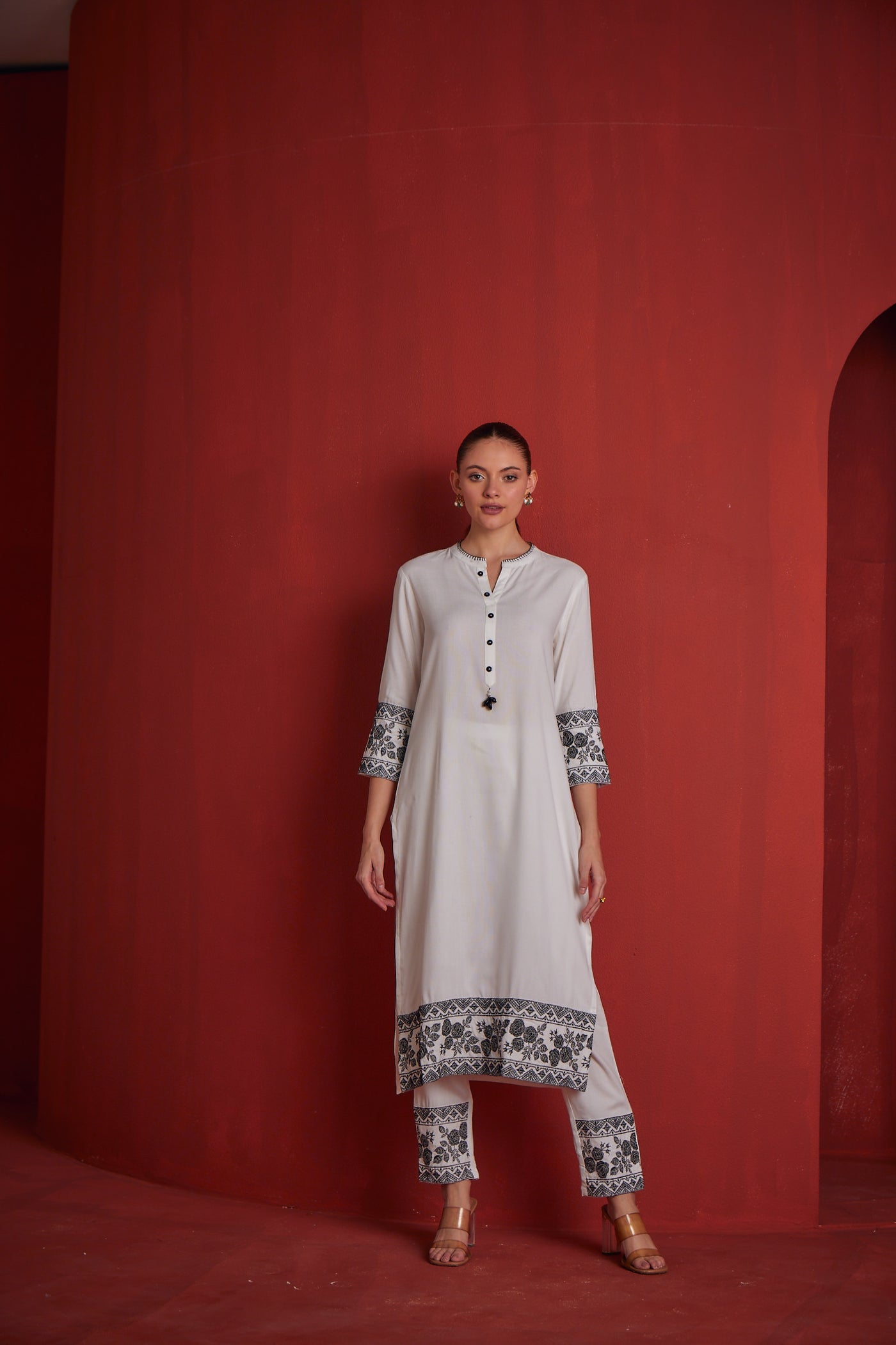 Neeru's White Regular Straight Solid Kurta Sets And Trousers