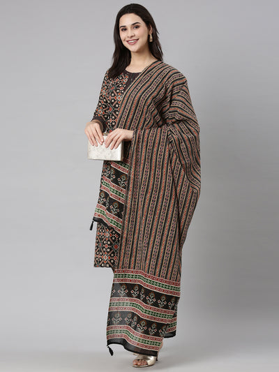 Neerus Black Regular Straight Floral Kurta And  Trousers With Dupatta