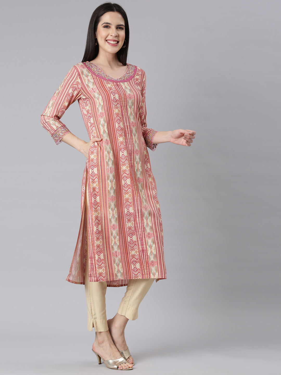 Neerus Onion Panelled Straight Chevron Kurtas