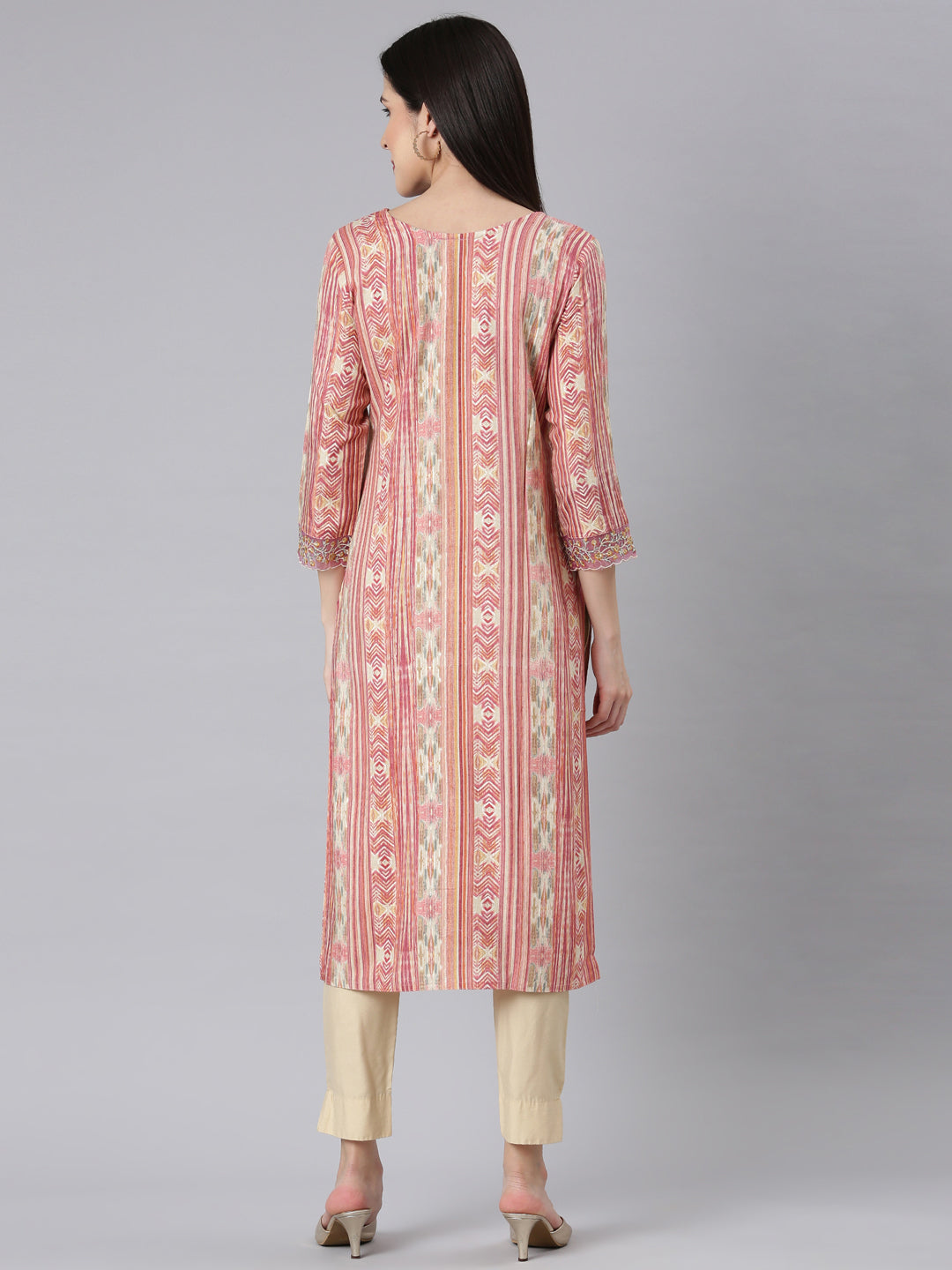 Neerus Onion Panelled Straight Chevron Kurtas